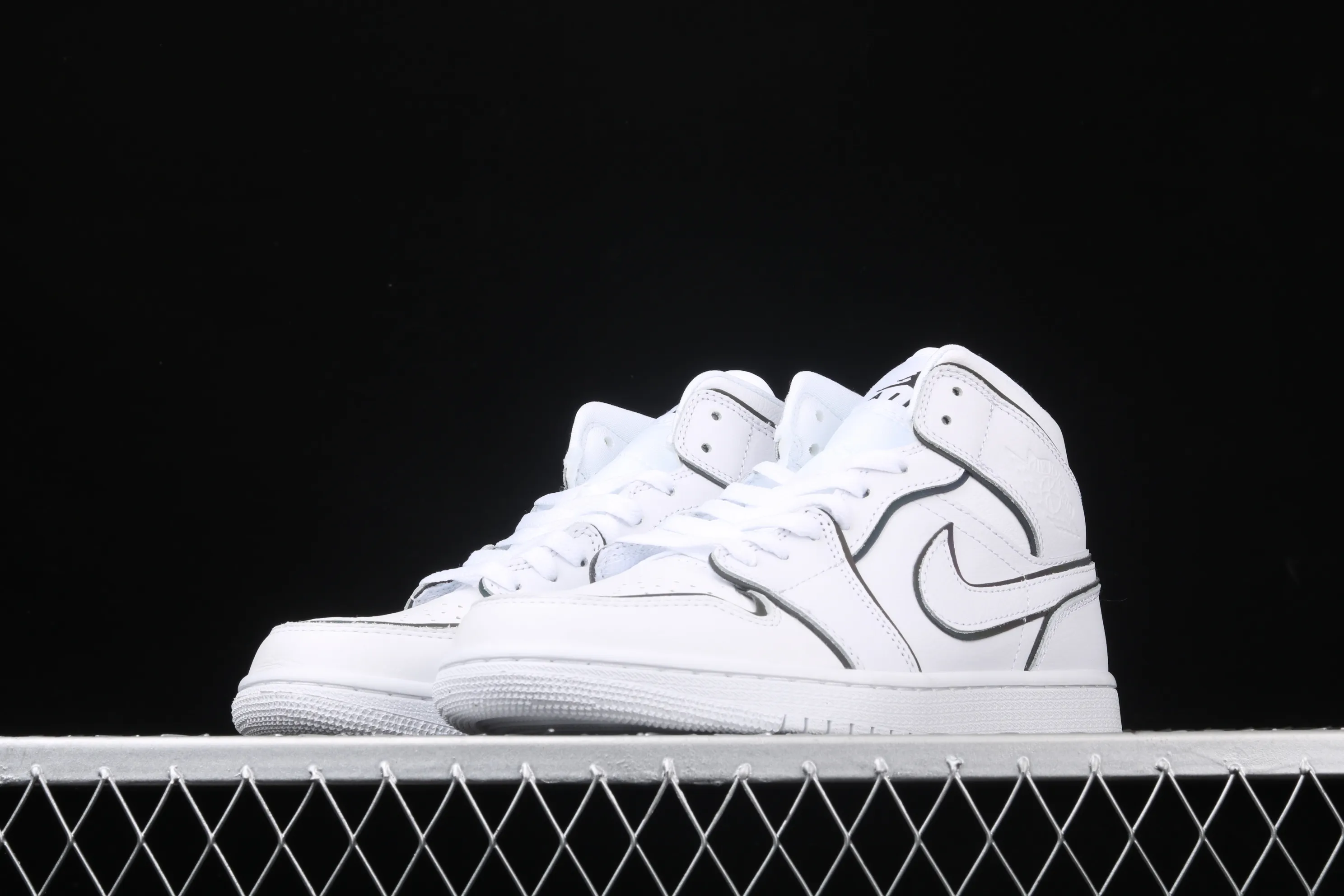 All categories Air Jordan Jordan series basketball shoes Air Jordan 1 Mid Air Jordan 1 Ret Hi Prem AJ1 Joe 1 cool laser stripes basketball shoes CK6587-100